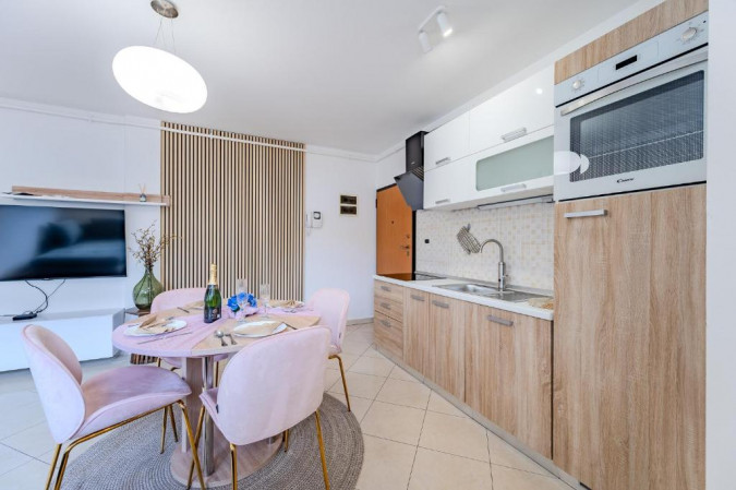 Villa Sunce with heated pool and Apartment Gea, &Scaron;ikići & Pje&scaron;čana Uvala, Pula, Istria, Croatia Pula