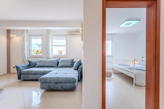 Villa Sunce with heated pool and Apartment Gea, &Scaron;ikići & Pje&scaron;čana Uvala, Pula, Istria, Croatia Pula