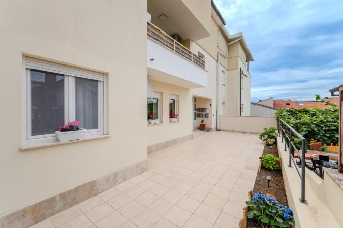 Villa Sunce with heated pool and Apartment Gea, &Scaron;ikići & Pje&scaron;čana Uvala, Pula, Istria, Croatia Pula